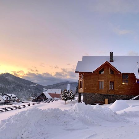 Guest House Velet Bukovel Bagian luar foto
