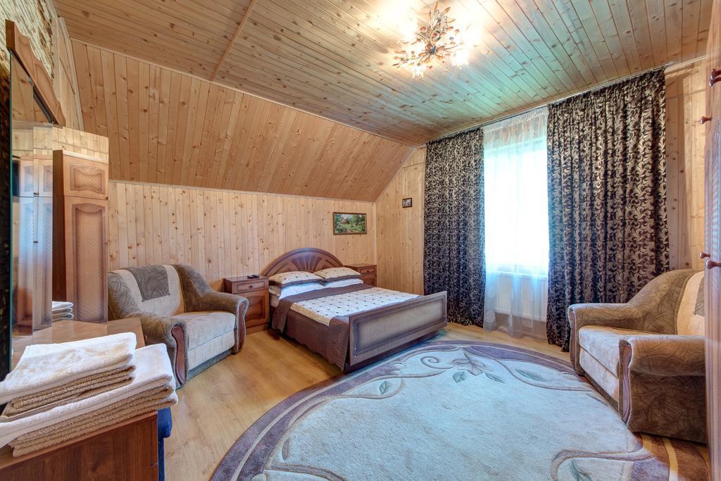 Guest House Velet Bukovel Bagian luar foto