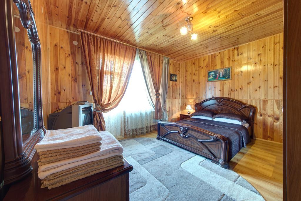 Guest House Velet Bukovel Bagian luar foto